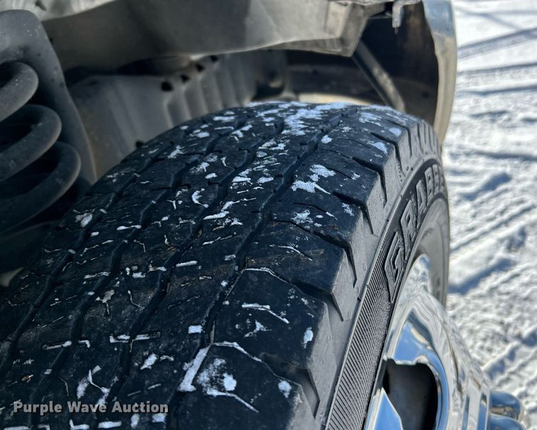 image for item NE9726 2015 Ford E450 Super Duty shuttle bus