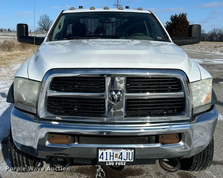 image for item NE9728 2012 Dodge Ram 5500HD flatbed truck