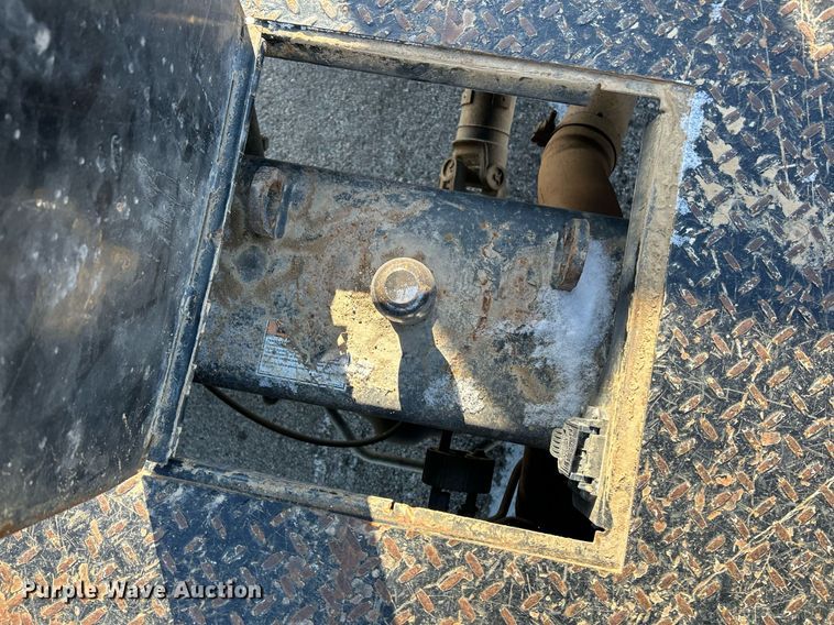 image for item NE9728 2012 Dodge Ram 5500HD flatbed truck