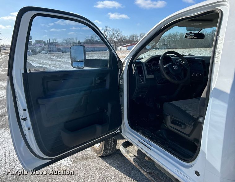 image for item NE9728 2012 Dodge Ram 5500HD flatbed truck