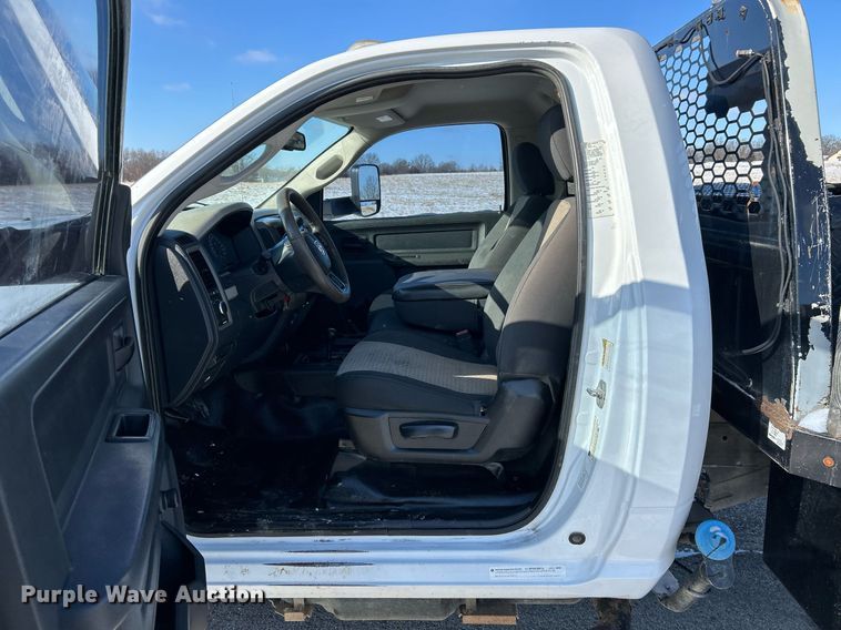 image for item NE9728 2012 Dodge Ram 5500HD flatbed truck