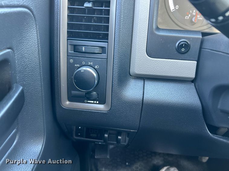 image for item NE9728 2012 Dodge Ram 5500HD flatbed truck