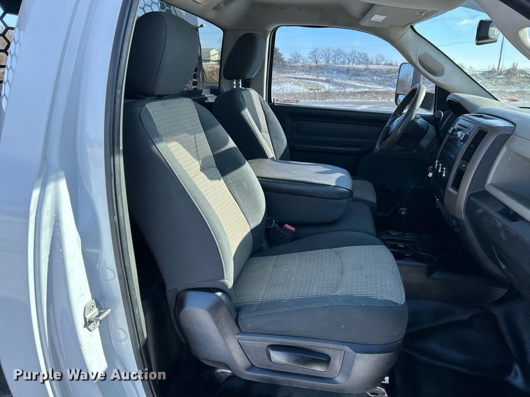 image for item NE9728 2012 Dodge Ram 5500HD flatbed truck