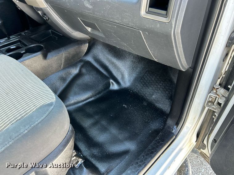 image for item NE9728 2012 Dodge Ram 5500HD flatbed truck