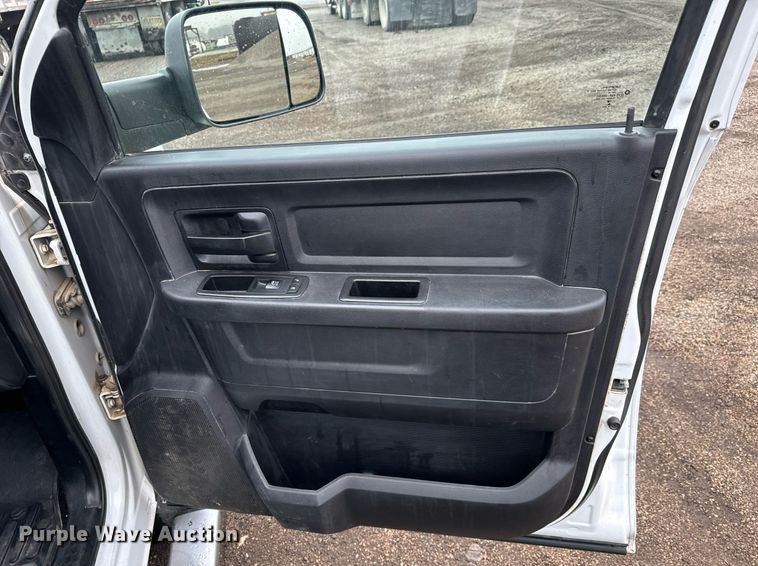 image for item NI9737 2016 Ram 2500  Crew Cab pickup truck