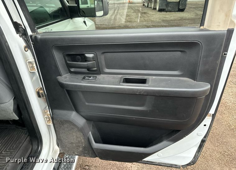 image for item NI9737 2016 Ram 2500  Crew Cab pickup truck