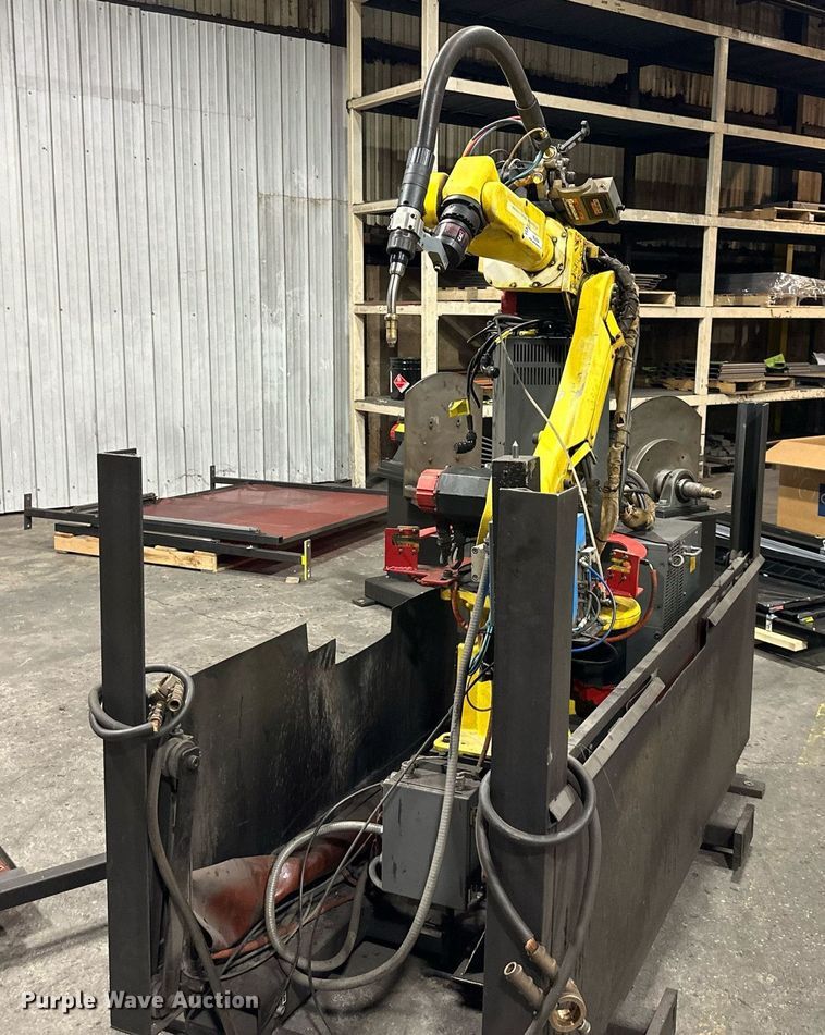 image for item NL9356 1998 Fanuc System  R-J3 robotic welder