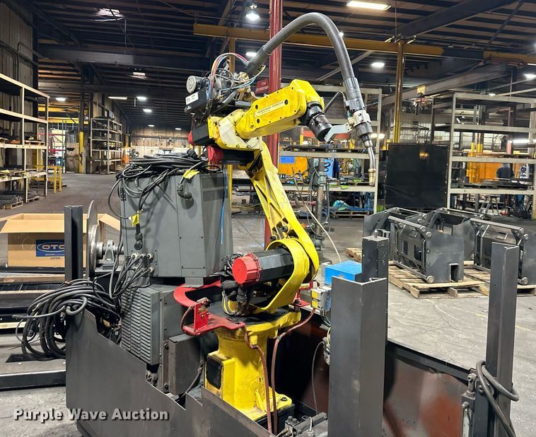 image for item NL9356 1998 Fanuc System  R-J3 robotic welder