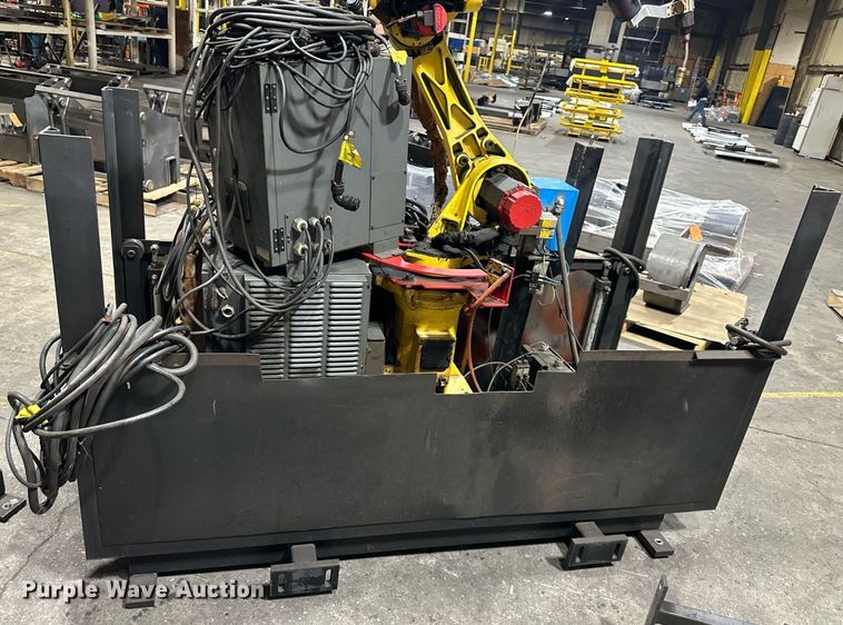 image for item NL9356 1998 Fanuc System  R-J3 robotic welder
