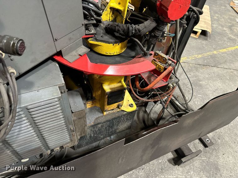 image for item NL9356 1998 Fanuc System  R-J3 robotic welder