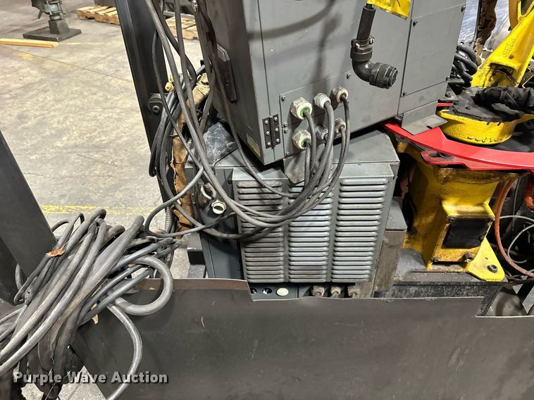 image for item NL9356 1998 Fanuc System  R-J3 robotic welder