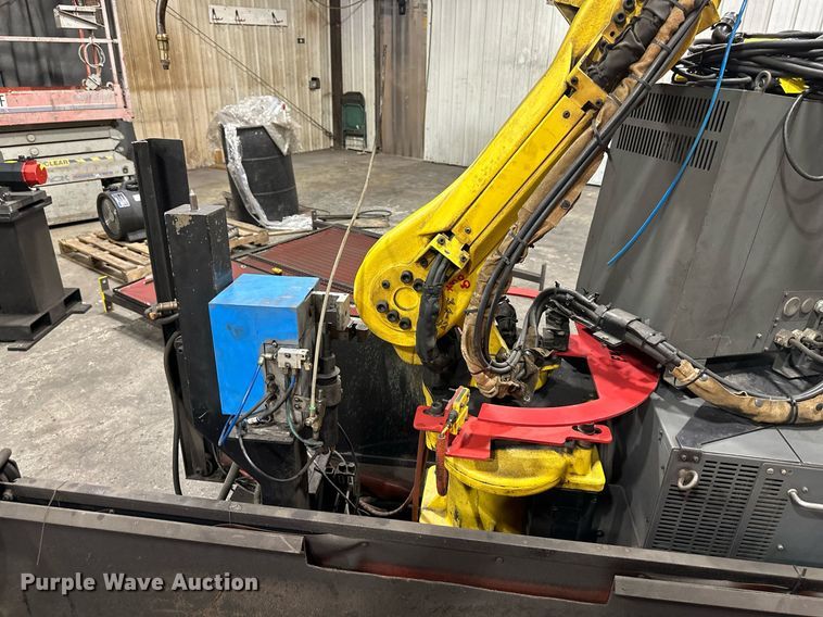 image for item NL9356 1998 Fanuc System  R-J3 robotic welder