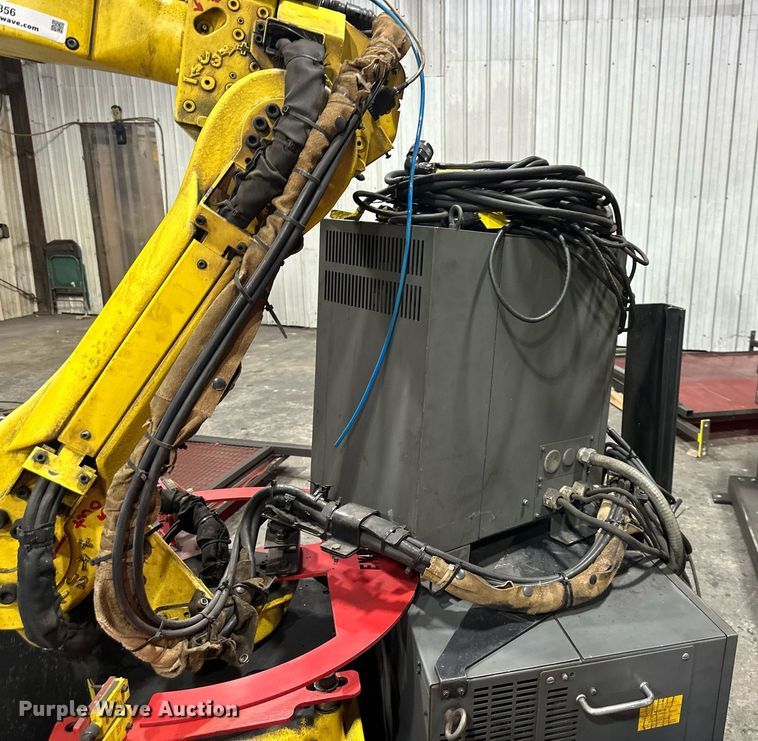 image for item NL9356 1998 Fanuc System  R-J3 robotic welder