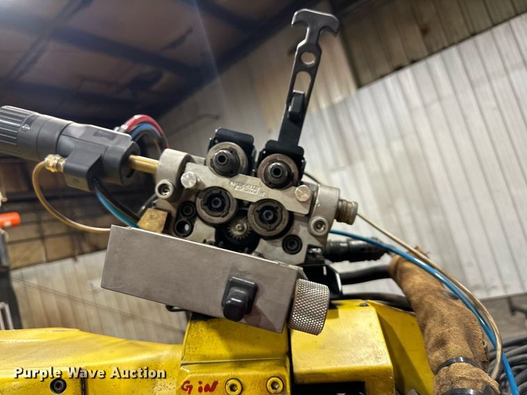 image for item NL9356 1998 Fanuc System  R-J3 robotic welder