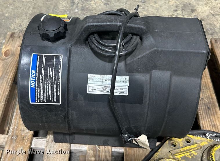 image for item NL9356 1998 Fanuc System  R-J3 robotic welder