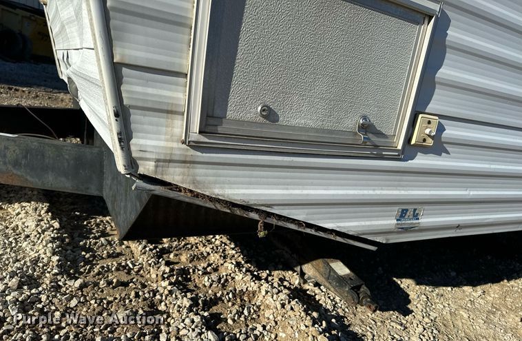 image for item NM9186 1997 Fleetwood Wilderness camper