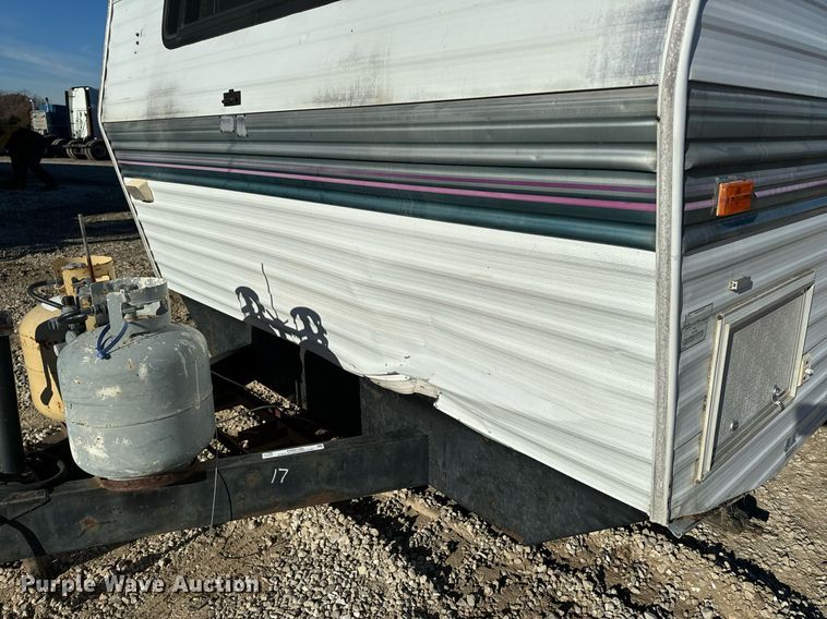 image for item NM9186 1997 Fleetwood Wilderness camper