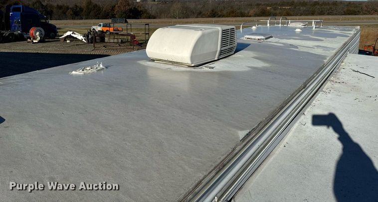 image for item NM9186 1997 Fleetwood Wilderness camper