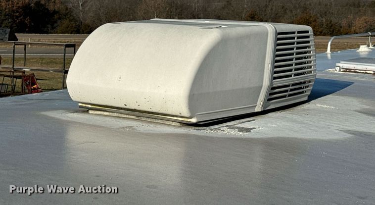 image for item NM9186 1997 Fleetwood Wilderness camper