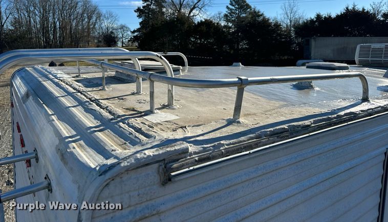 image for item NM9186 1997 Fleetwood Wilderness camper