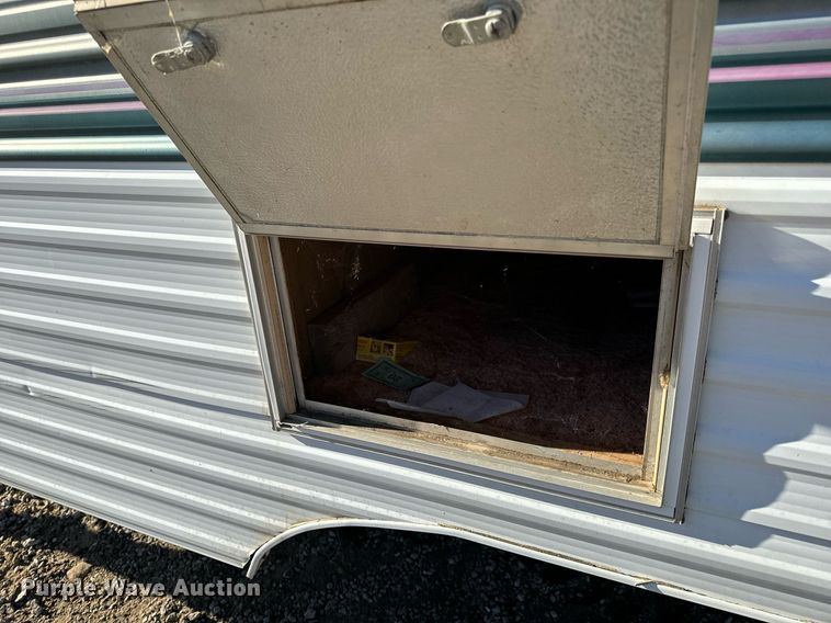 image for item NM9186 1997 Fleetwood Wilderness camper