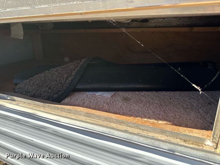 image for item NM9186 1997 Fleetwood Wilderness camper