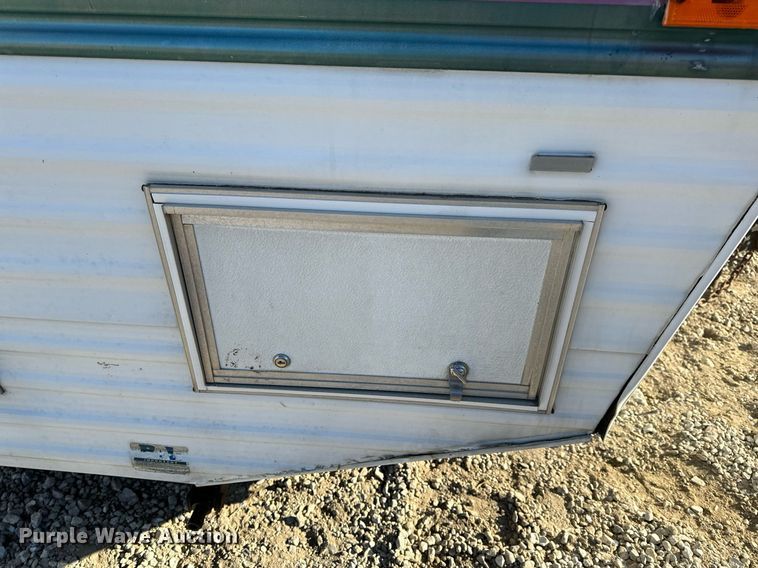 image for item NM9186 1997 Fleetwood Wilderness camper