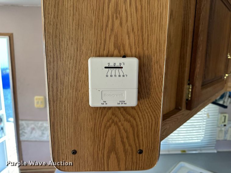 image for item NM9186 1997 Fleetwood Wilderness camper