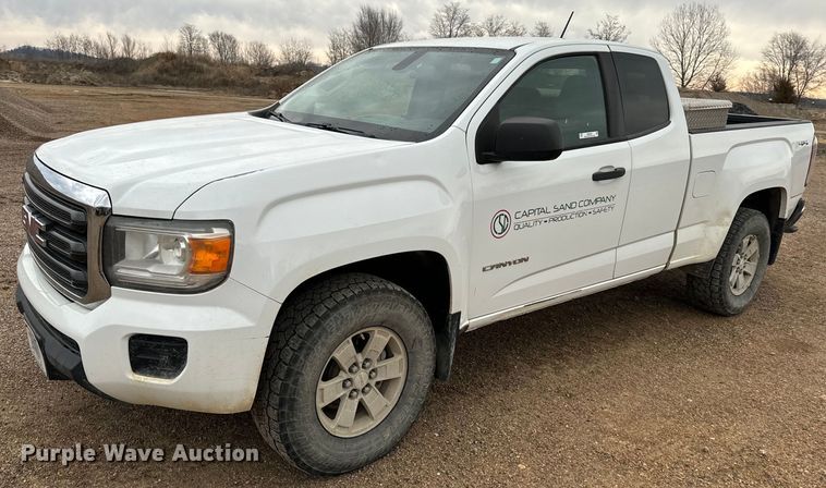 image for item NM9226 2015 GMC Canyon Ext. Cab pickup truck