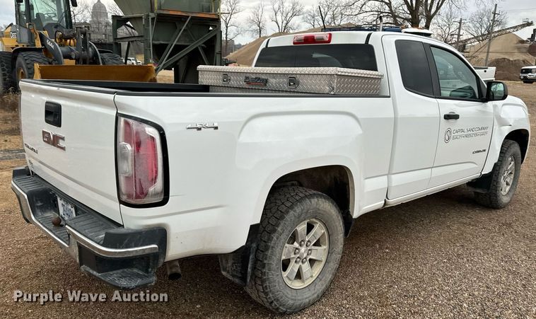 image for item NM9226 2015 GMC Canyon Ext. Cab pickup truck