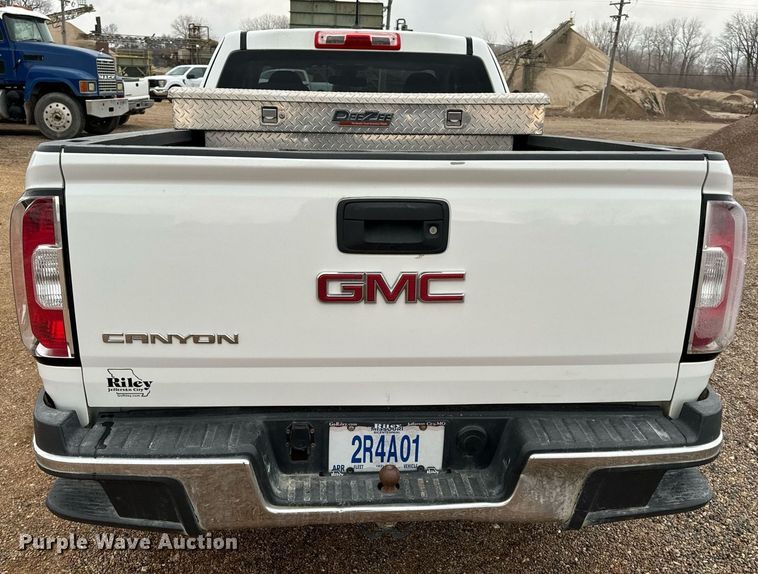 image for item NM9226 2015 GMC Canyon Ext. Cab pickup truck