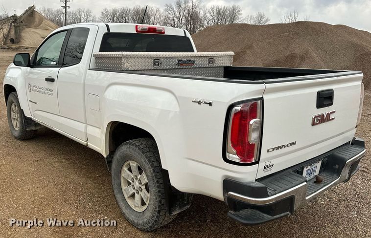 image for item NM9226 2015 GMC Canyon Ext. Cab pickup truck