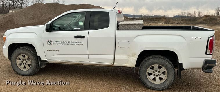 image for item NM9226 2015 GMC Canyon Ext. Cab pickup truck