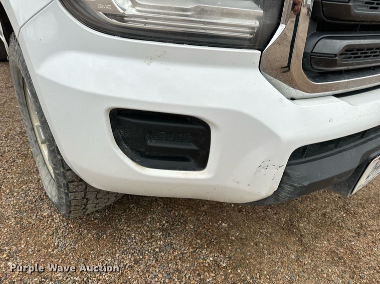 image for item NM9226 2015 GMC Canyon Ext. Cab pickup truck