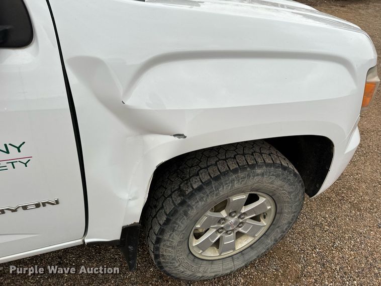 image for item NM9226 2015 GMC Canyon Ext. Cab pickup truck