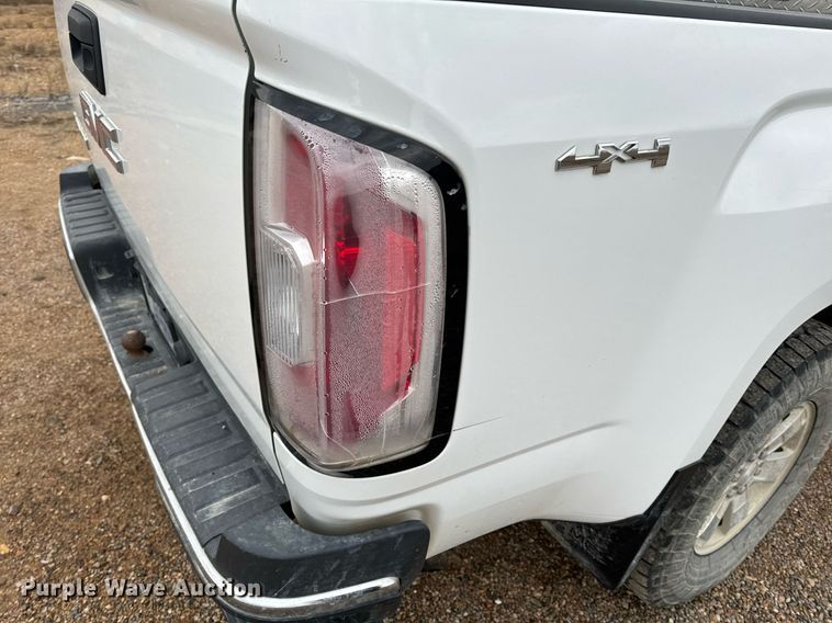 image for item NM9226 2015 GMC Canyon Ext. Cab pickup truck