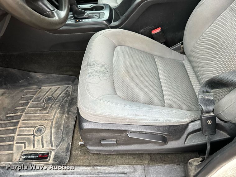 image for item NM9226 2015 GMC Canyon Ext. Cab pickup truck