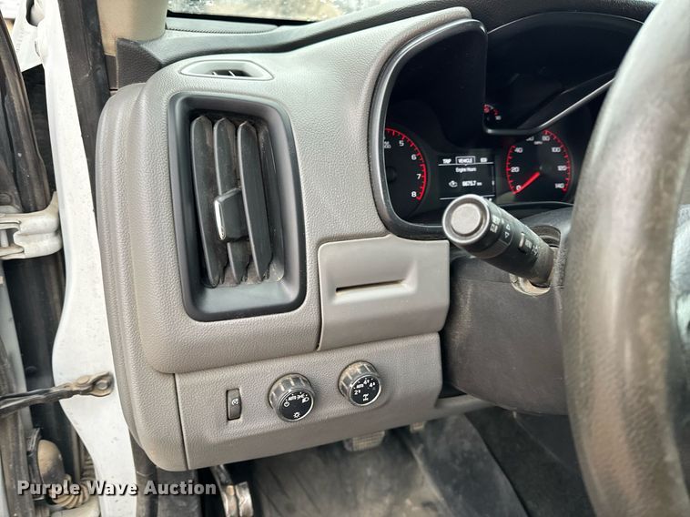 image for item NM9226 2015 GMC Canyon Ext. Cab pickup truck