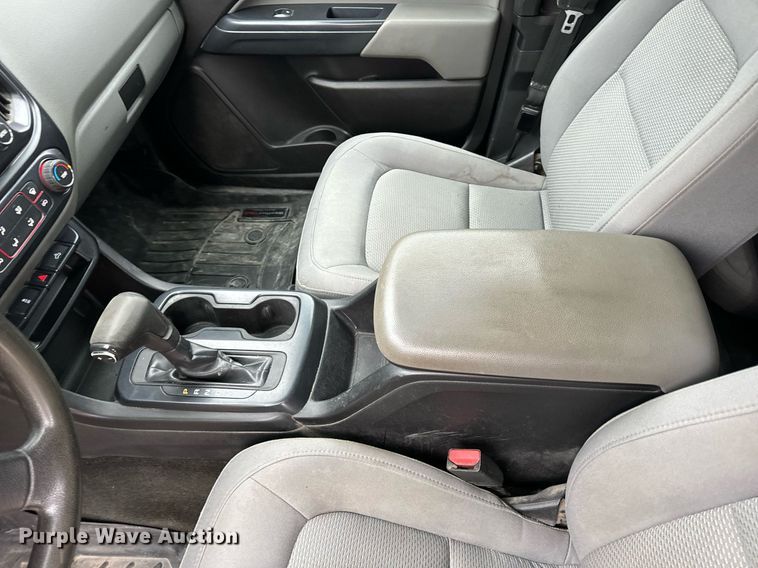 image for item NM9226 2015 GMC Canyon Ext. Cab pickup truck