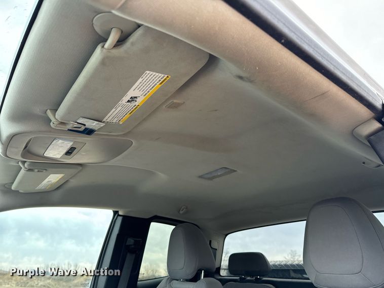 image for item NM9226 2015 GMC Canyon Ext. Cab pickup truck