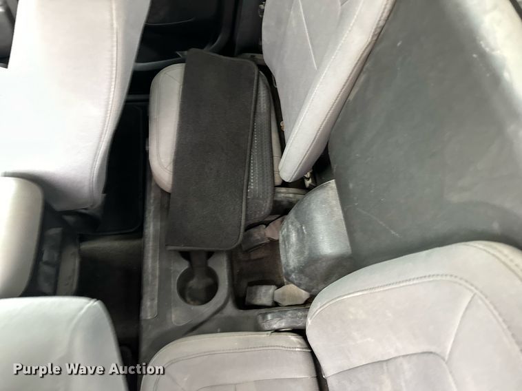 image for item NM9226 2015 GMC Canyon Ext. Cab pickup truck