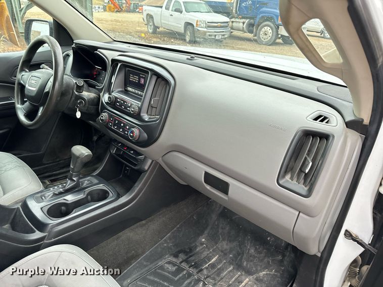 image for item NM9226 2015 GMC Canyon Ext. Cab pickup truck