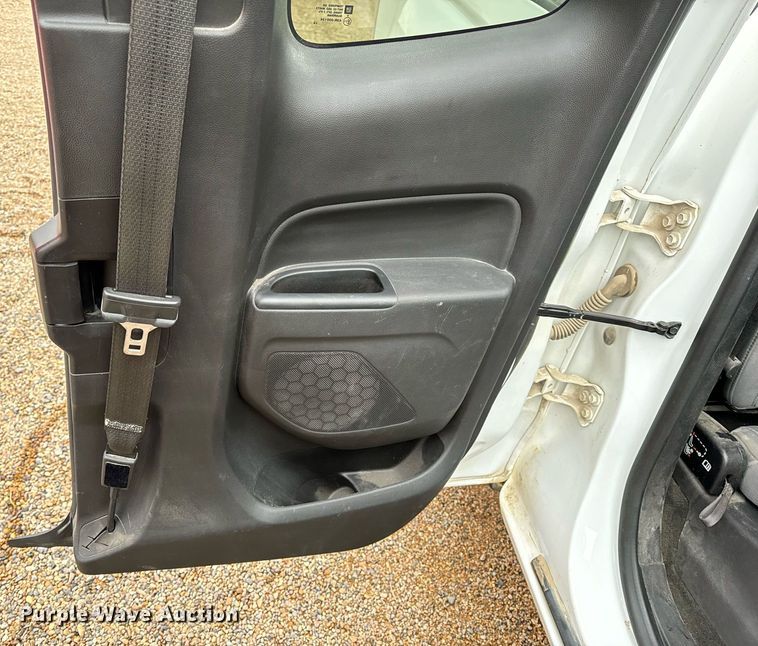 image for item NM9226 2015 GMC Canyon Ext. Cab pickup truck