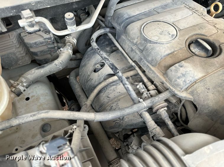 image for item NM9226 2015 GMC Canyon Ext. Cab pickup truck