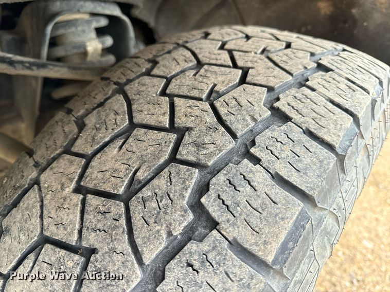 image for item NM9226 2015 GMC Canyon Ext. Cab pickup truck