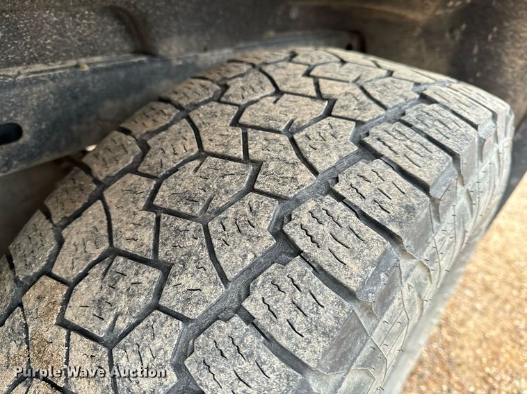 image for item NM9226 2015 GMC Canyon Ext. Cab pickup truck