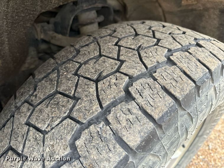 image for item NM9226 2015 GMC Canyon Ext. Cab pickup truck