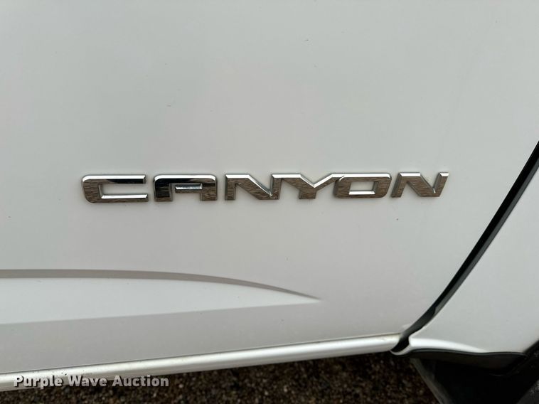 image for item NM9226 2015 GMC Canyon Ext. Cab pickup truck