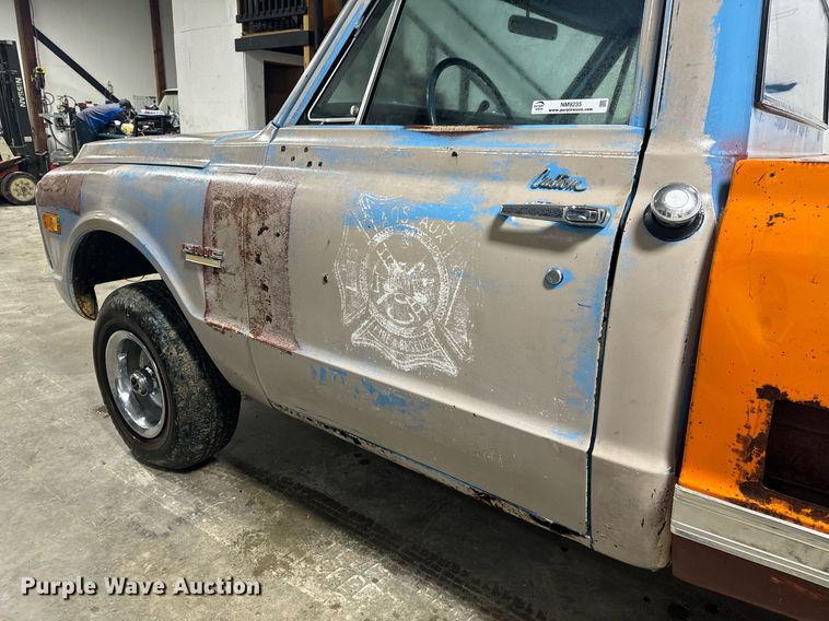 image for item NM9235 1969 GMC 1500 Custom pickup truck