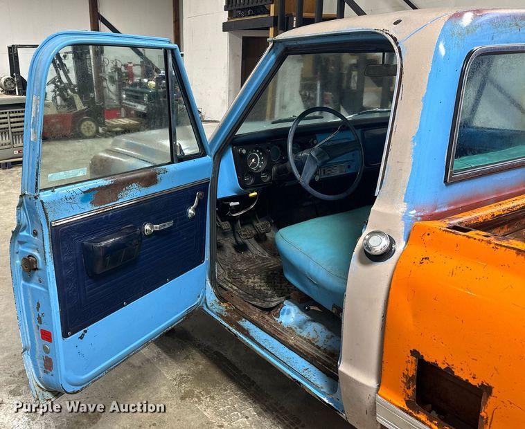 image for item NM9235 1969 GMC 1500 Custom pickup truck